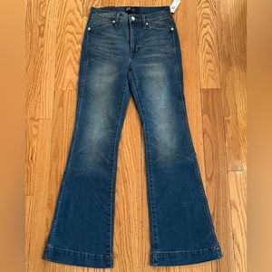 NWT~GAP High-Rise Flare trouser Jeans~Size 00 / 24 Petite.